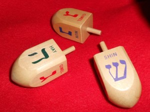 3 dreidels